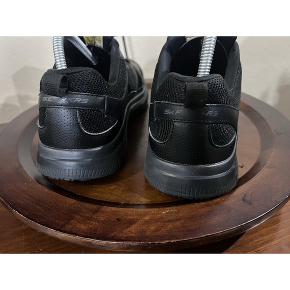 Sketchers Slip Resistant Relaxed Memory Foam Work Shoes Size 10.5 Black Sneakers